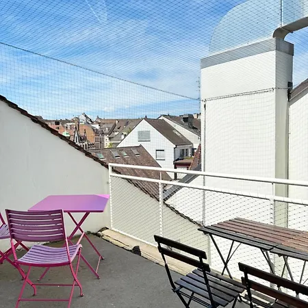 Center Rooftop Balcony-studio At Town Hall